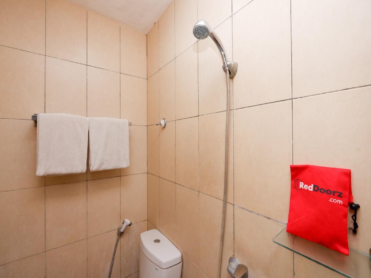 סמאראנג Reddoorz Plus @ Singosari Raya מראה חיצוני תמונה