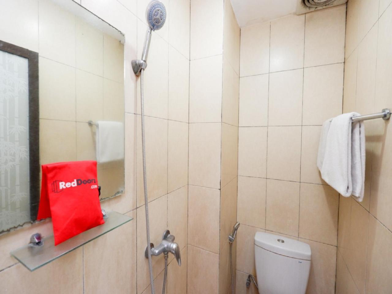 סמאראנג Reddoorz Plus @ Singosari Raya מראה חיצוני תמונה