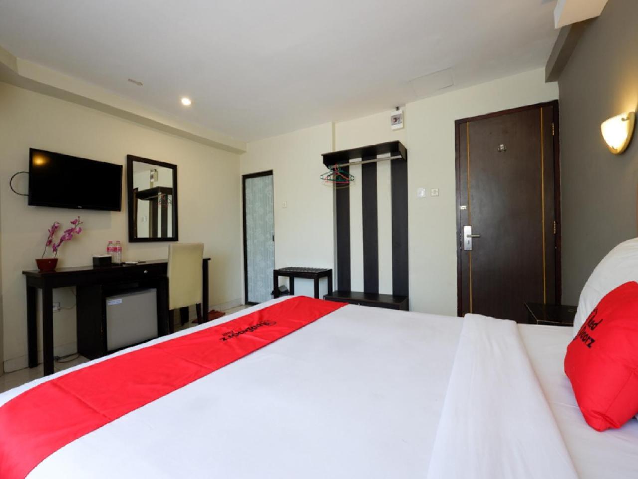 סמאראנג Reddoorz Plus @ Singosari Raya מראה חיצוני תמונה